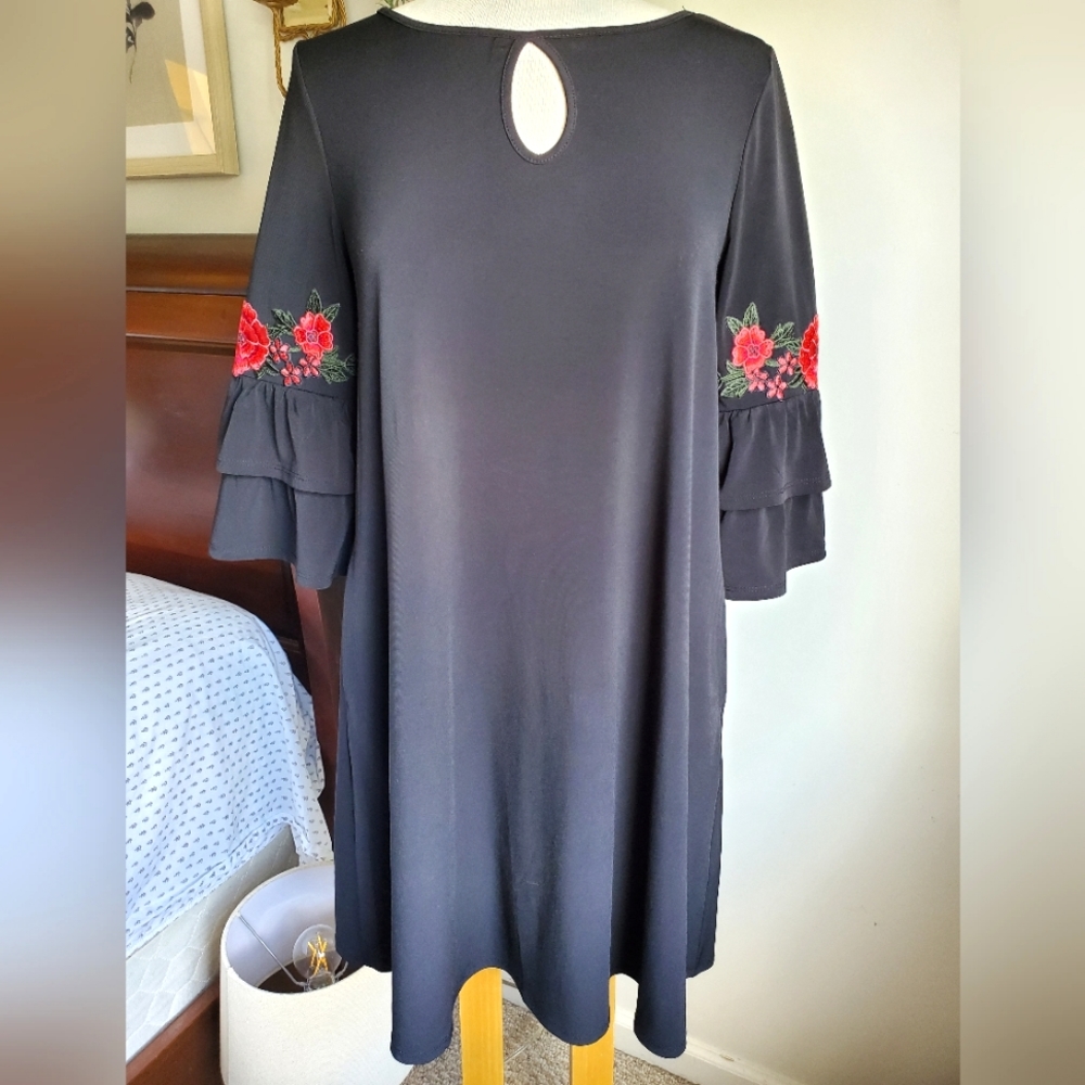 ALYX elastane/lycra dress with bell layered sleeves and Rose embroidery. 🌹